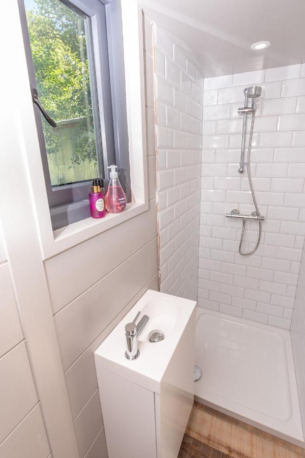 Sunset Cabins - Studio Pod-Sleeps 3-Tjsssc Barnstaple Eksteriør billede